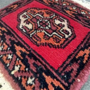 Handmade Woolen Floor Mat for Home Décor Size 30×30cm