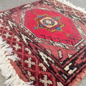Handmade Woolen Floor Mat for Home Décor Size 30×30cm