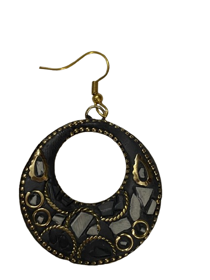 Elegant Handcrafted Ear rings – Sparkle with Timeless Style - Image 3