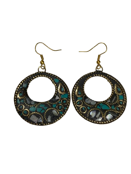 Elegant Handcrafted Ear rings – Sparkle with Timeless Style - Image 2