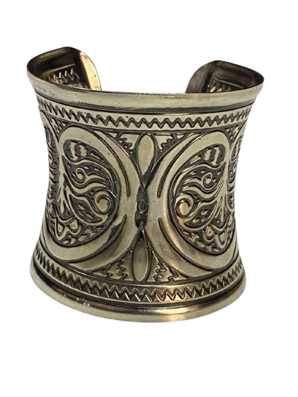 Elegant Cuff Bracelet – Timeless Style for Every Wrist