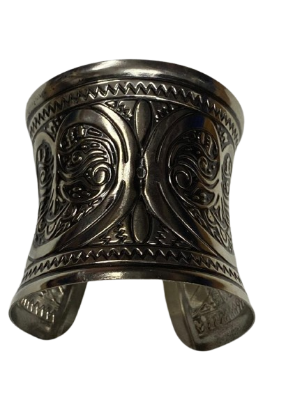 Elegant Cuff Bracelet – Timeless Style for Every Wrist - Image 2