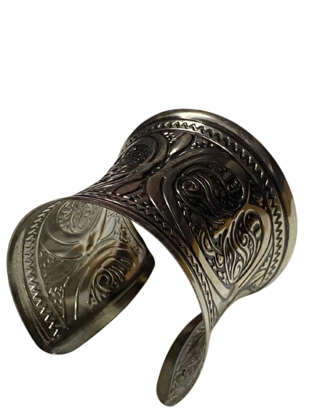 Elegant Cuff Bracelet – Timeless Style for Every Wrist - Image 4