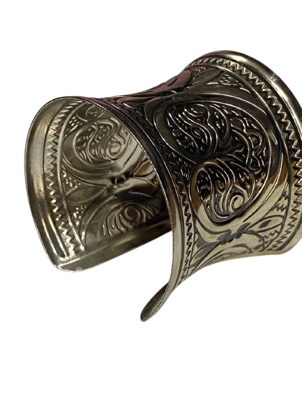 Elegant Cuff Bracelet – Timeless Style for Every Wrist - Image 6