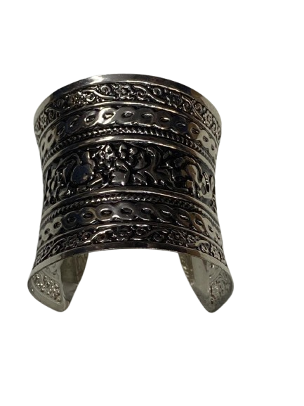 Elegant Cuff Bracelet – Timeless Style for Every Wrist - Image 4