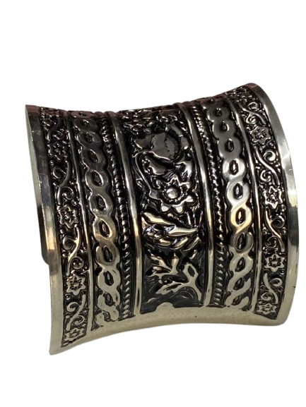 Elegant Cuff Bracelet – Timeless Style for Every Wrist - Image 6
