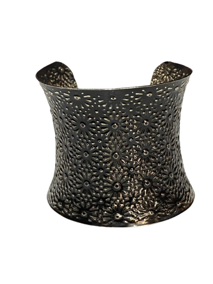 Elegant Cuff Bracelet – Timeless Style for Every Wrist - Image 2