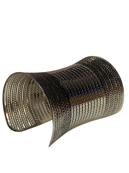 Elegant Cuff Bracelet – Timeless Style for Every Wrist - Image 6