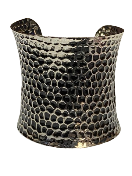 Elegant Cuff Bracelet – Timeless Style for Every Wrist - Image 2