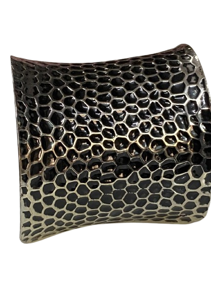 Elegant Cuff Bracelet – Timeless Style for Every Wrist - Image 6