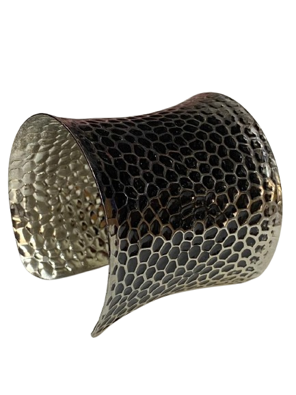 Elegant Cuff Bracelet – Timeless Style for Every Wrist - Image 5