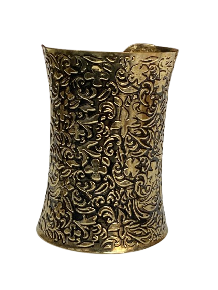 Elegant Cuff Bracelet – Timeless Style for Every Wrist - Image 3