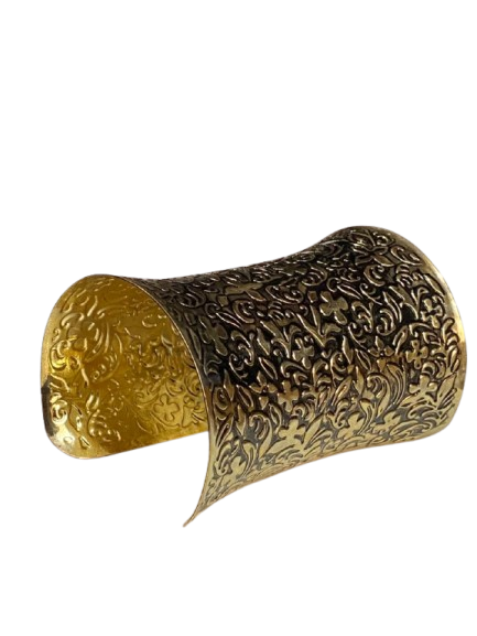 Elegant Cuff Bracelet – Timeless Style for Every Wrist - Image 4