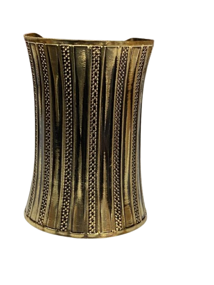 Elegant Cuff Bracelet – Timeless Style for Every Wrist - Image 4