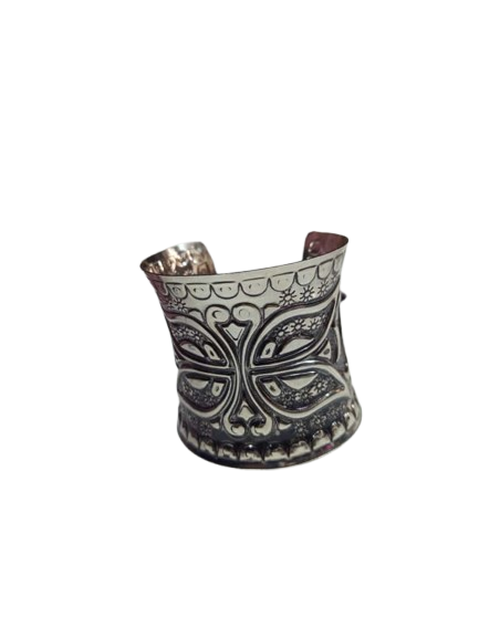 Elegant Cuff Bracelet – Timeless Style for Every Wrist - Image 3