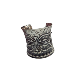 Elegant Cuff Bracelet – Timeless Style for Every Wrist