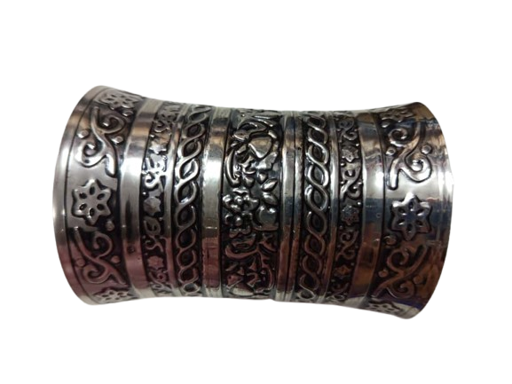 Elegant Cuff Bracelet – Timeless Style for Every Wrist - Image 4