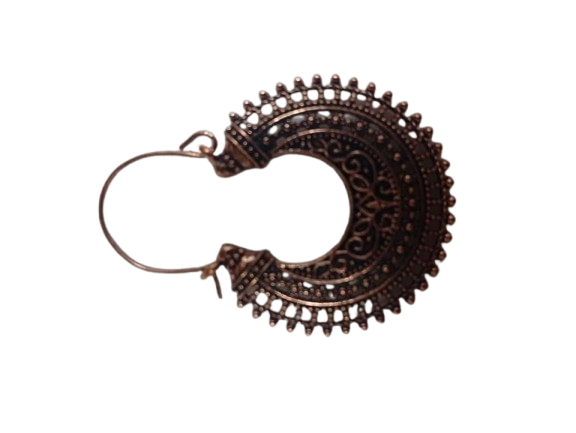 Elegant Handcrafted Ear rings – Sparkle with Timeless Style - Image 2