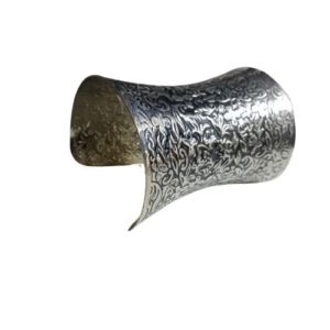 Elegant Cuff Bracelet Timeless Style for Every Wrist