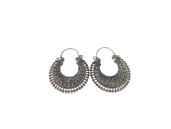 Elegant Handcrafted Ear rings – Sparkle with Timeless Style - Image 2