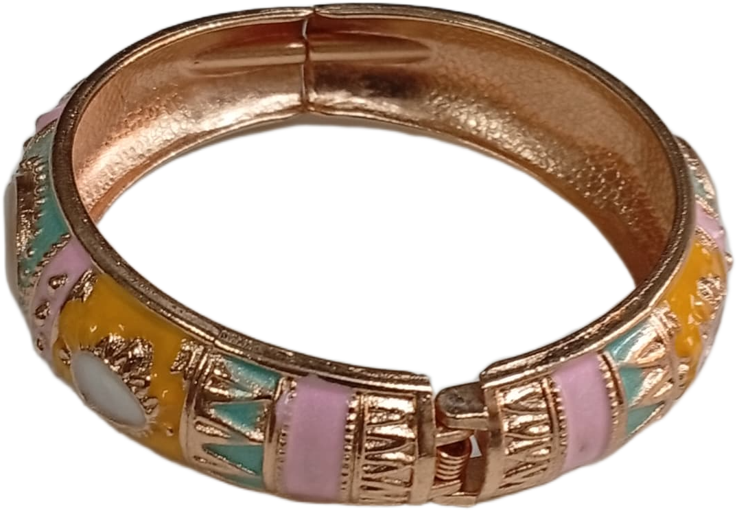 Stylish Ethnic Cuff Bracelet Classic Handmade Accessory - Image 4
