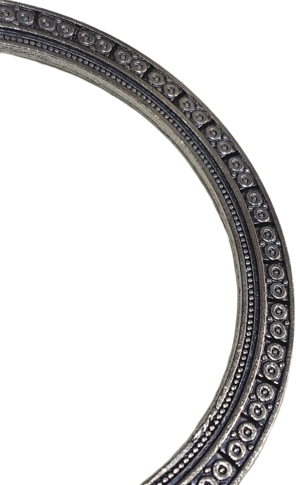Stylish Ethnic Cuff Bracelet Classic Handmade Accessory - Image 4