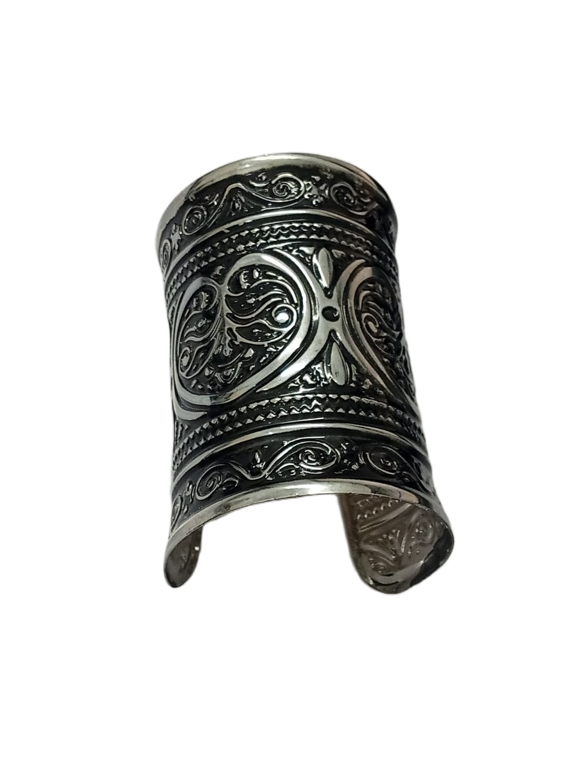 Elegant Cuff Bracelet – Timeless Style for Every wrist - Image 3