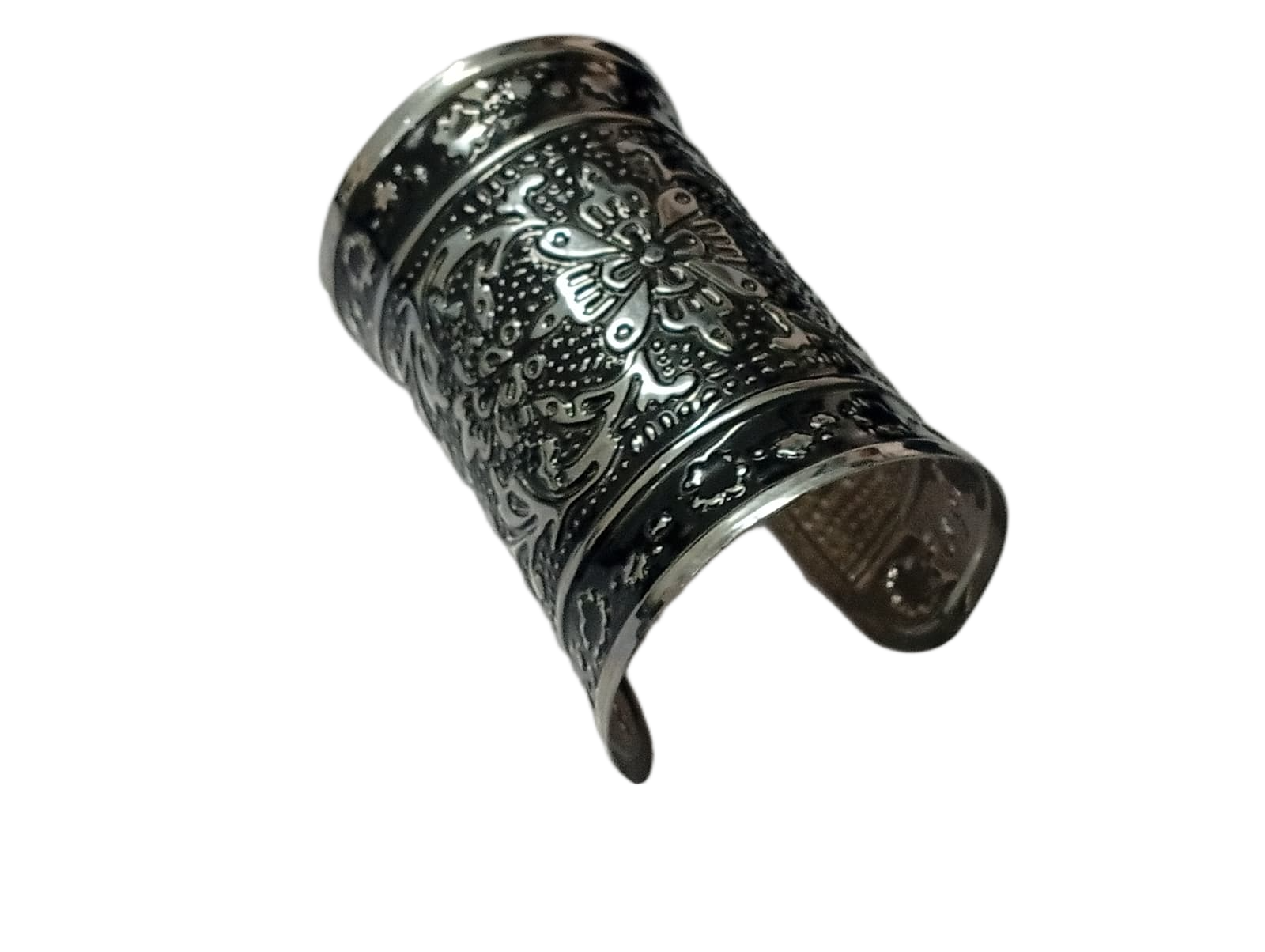 Elegant Cuff Bracelet – Timeless Style for Every wrist - Image 4