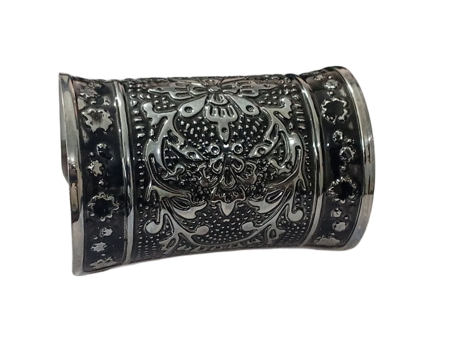 Elegant Cuff Bracelet – Timeless Style for Every wrist - Image 2