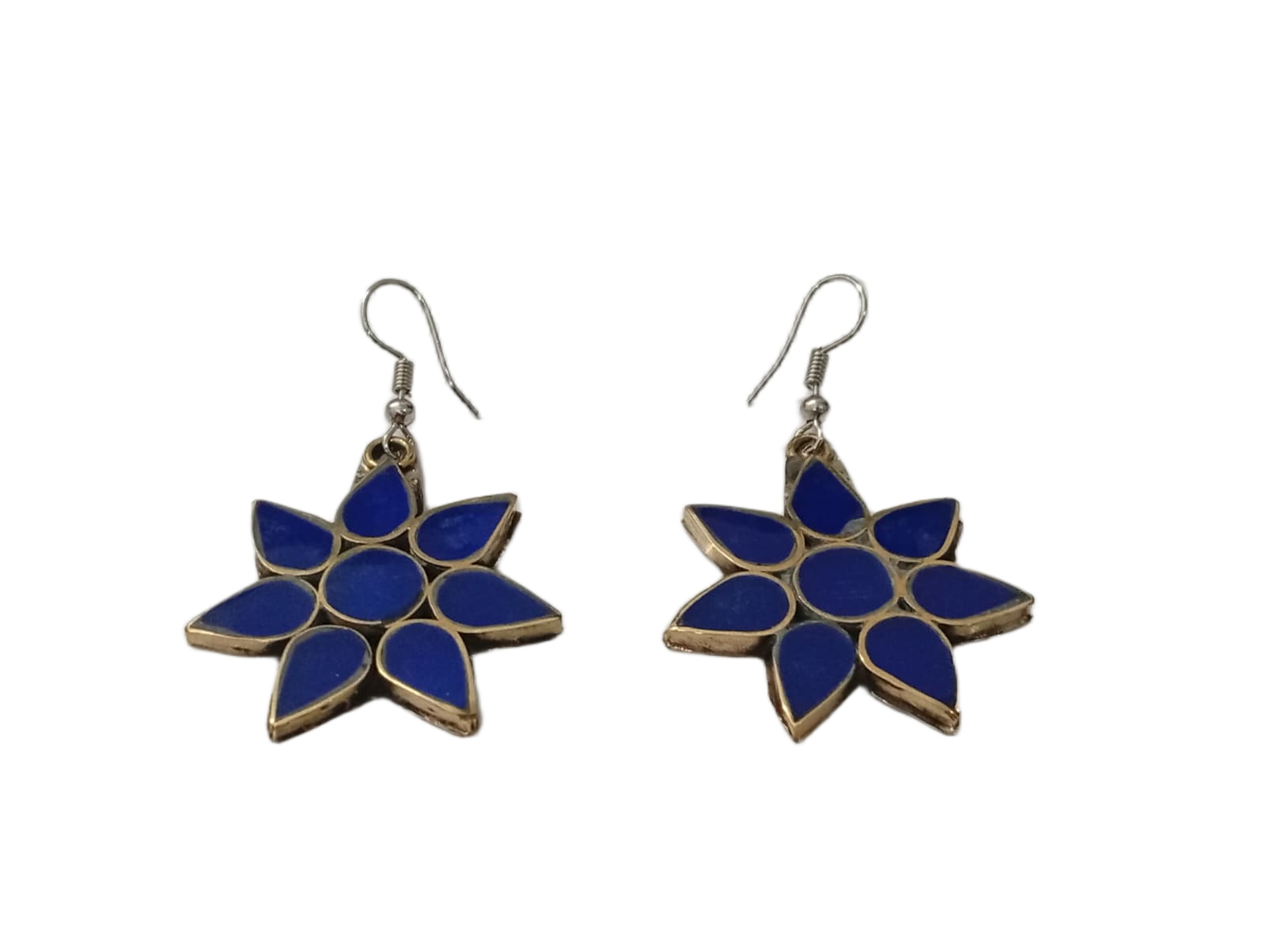 Elegant Design Earrings - Image 2