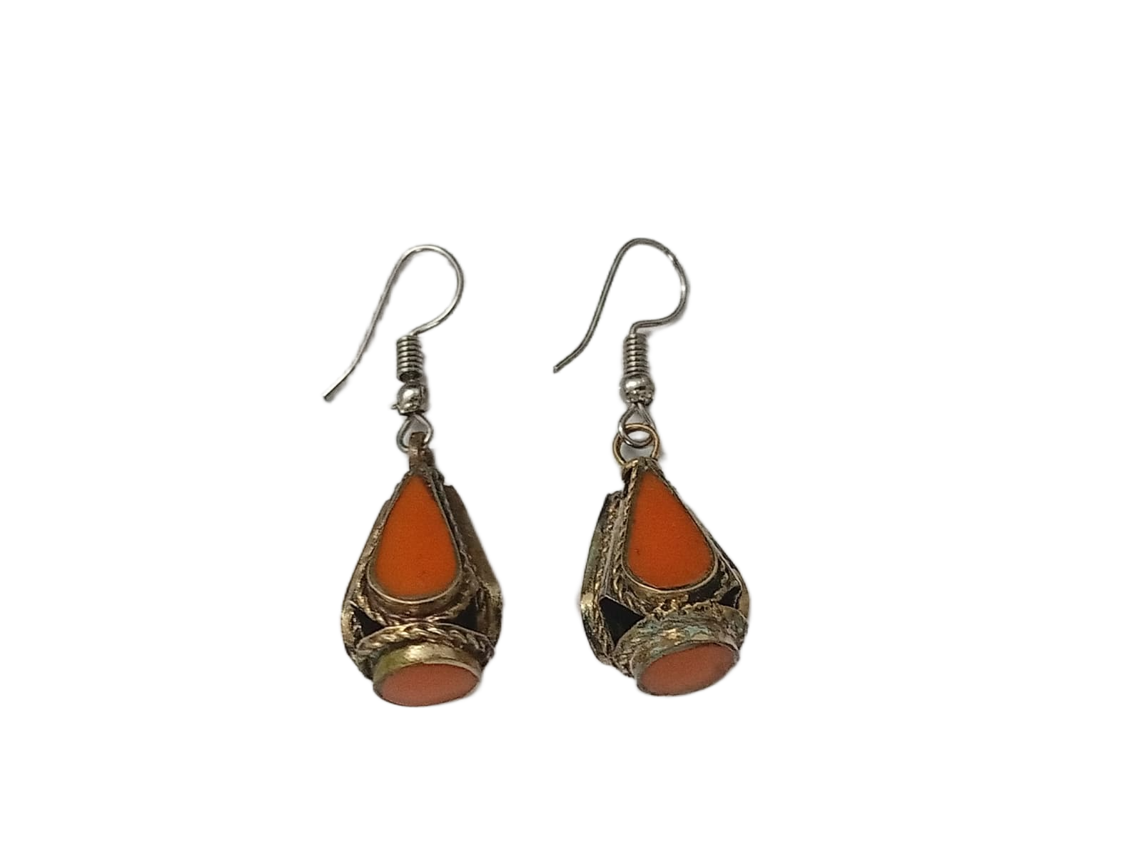 Elegant Handcrafted Ear rings – Sparkle with Timeless Style - Image 3