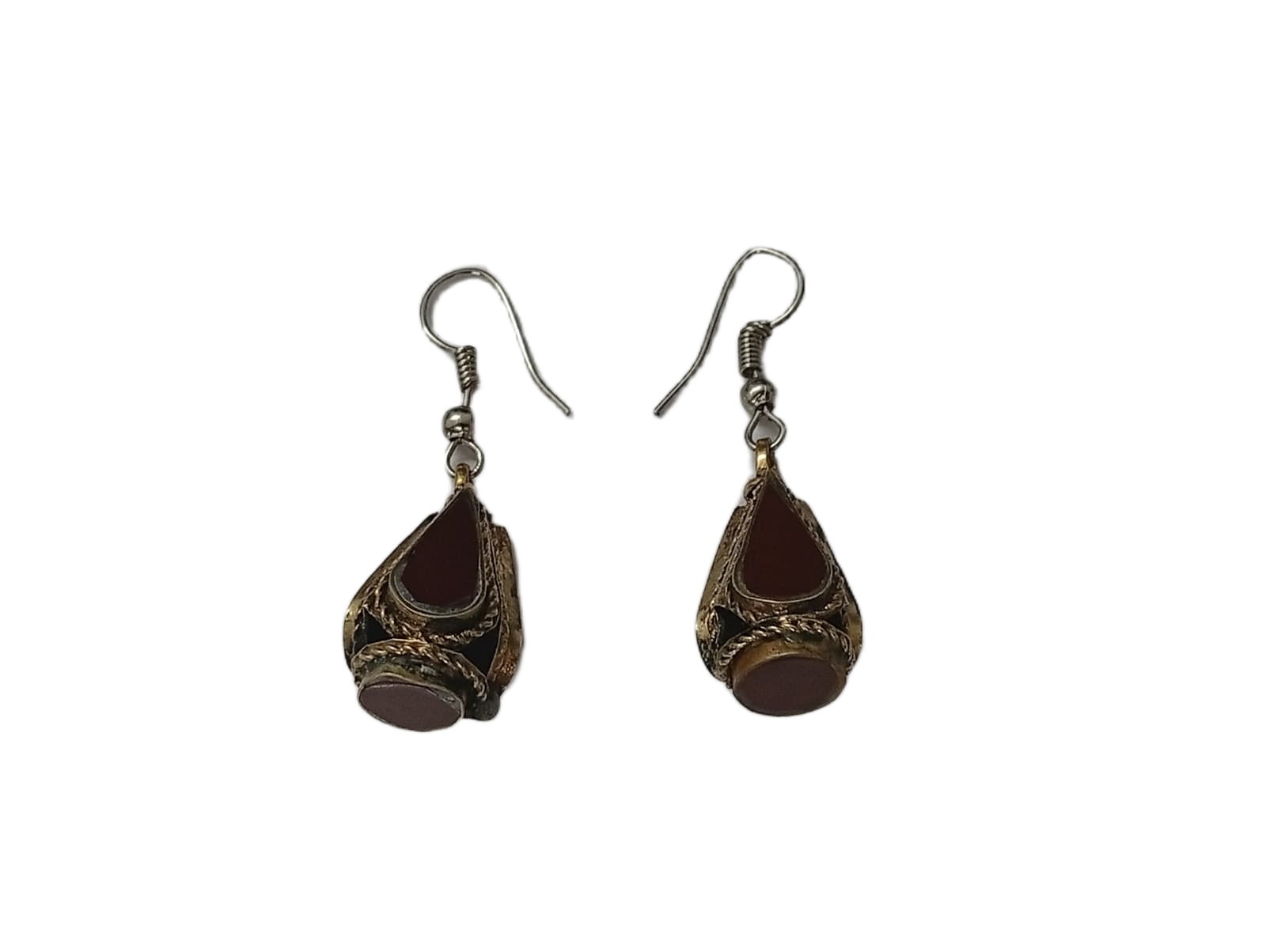 Elegant Handcrafted Ear rings – Sparkle with Timeless Style - Image 2