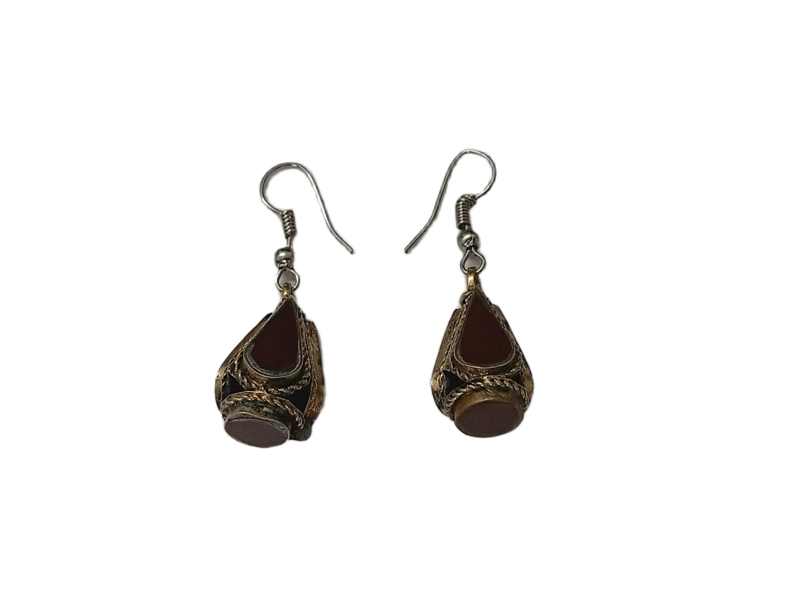 Elegant Handcrafted Ear rings – Sparkle with Timeless Style - Image 3